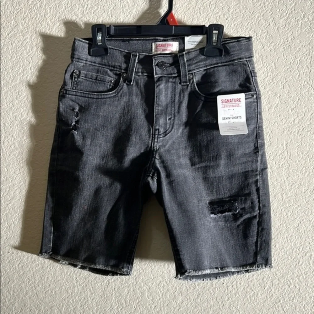 Signature by Levi Strauss Black Skorts Distressed Style